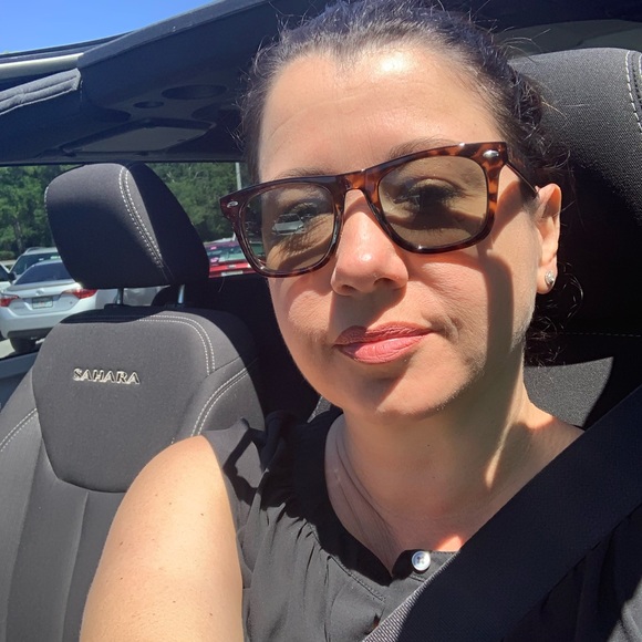 Meet your Posher, Leslie - Picture 1 of 1